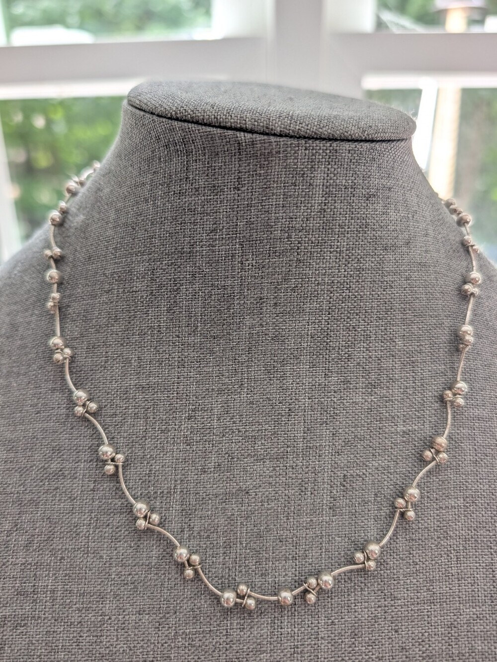 Vintage 2000s Y2K Wave Bead Silver Tone Chain Trendy Classic Necklace